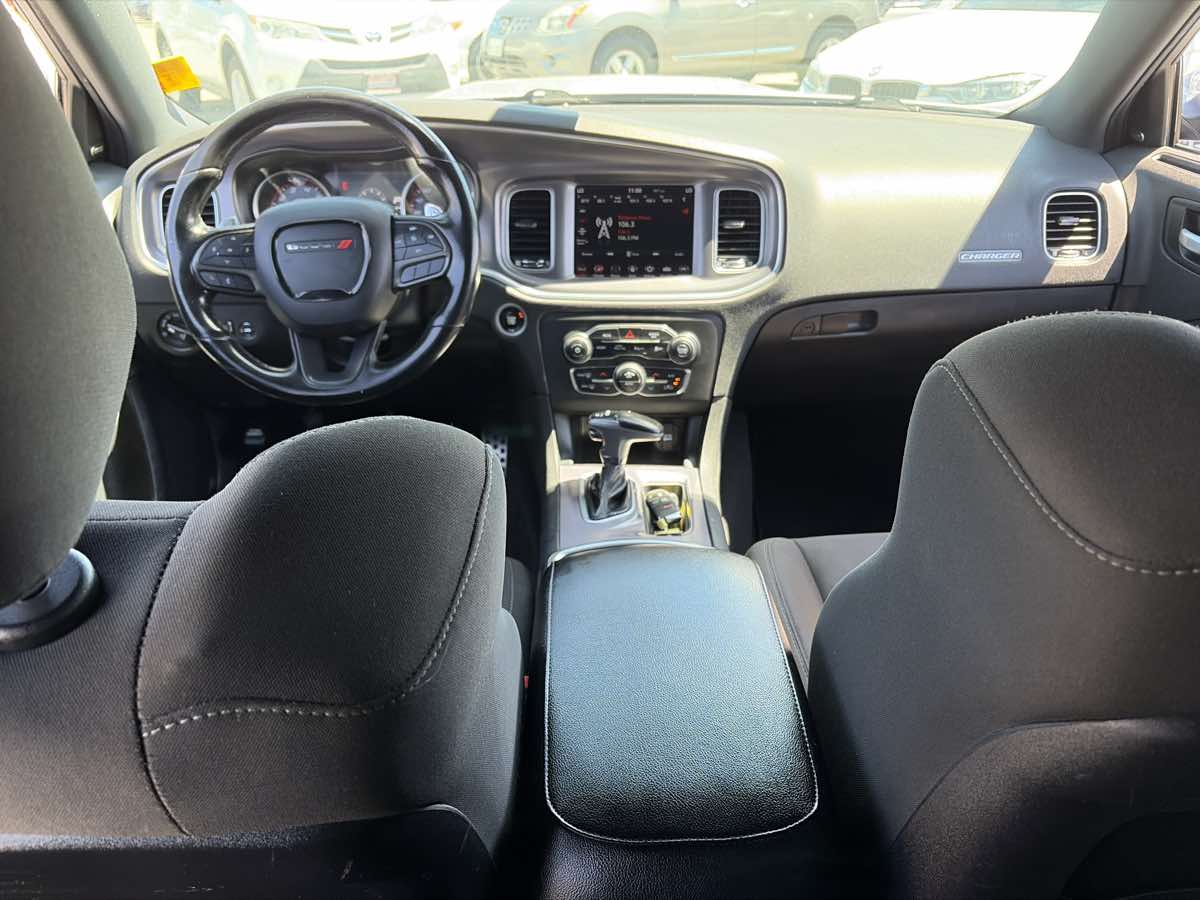 Dodge Charger photo 17