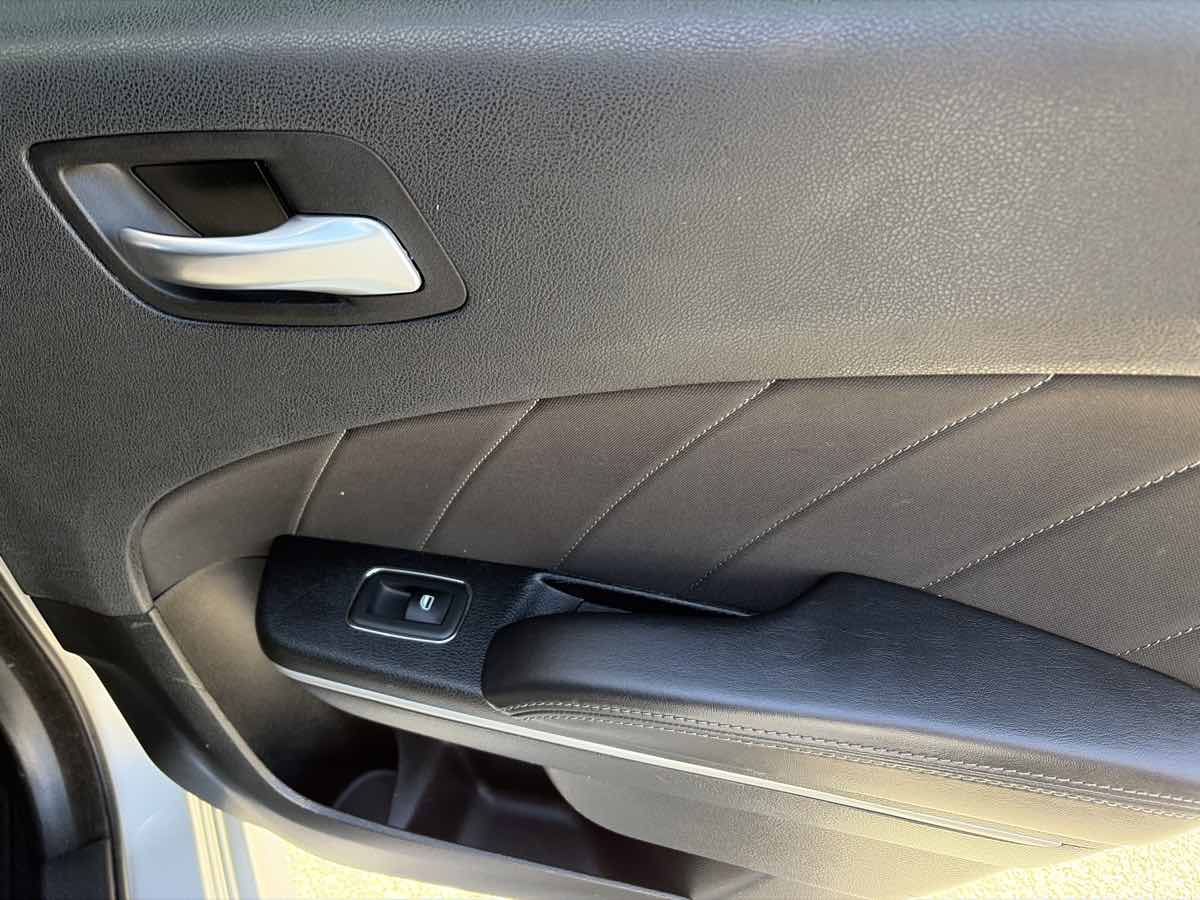 Dodge Charger photo 24