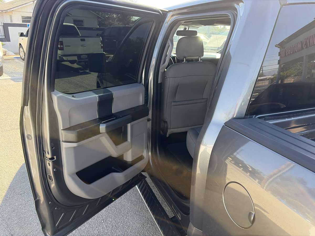 Ford F-150 photo 11