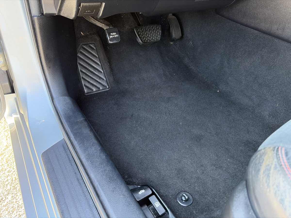 Toyota Camry photo 9