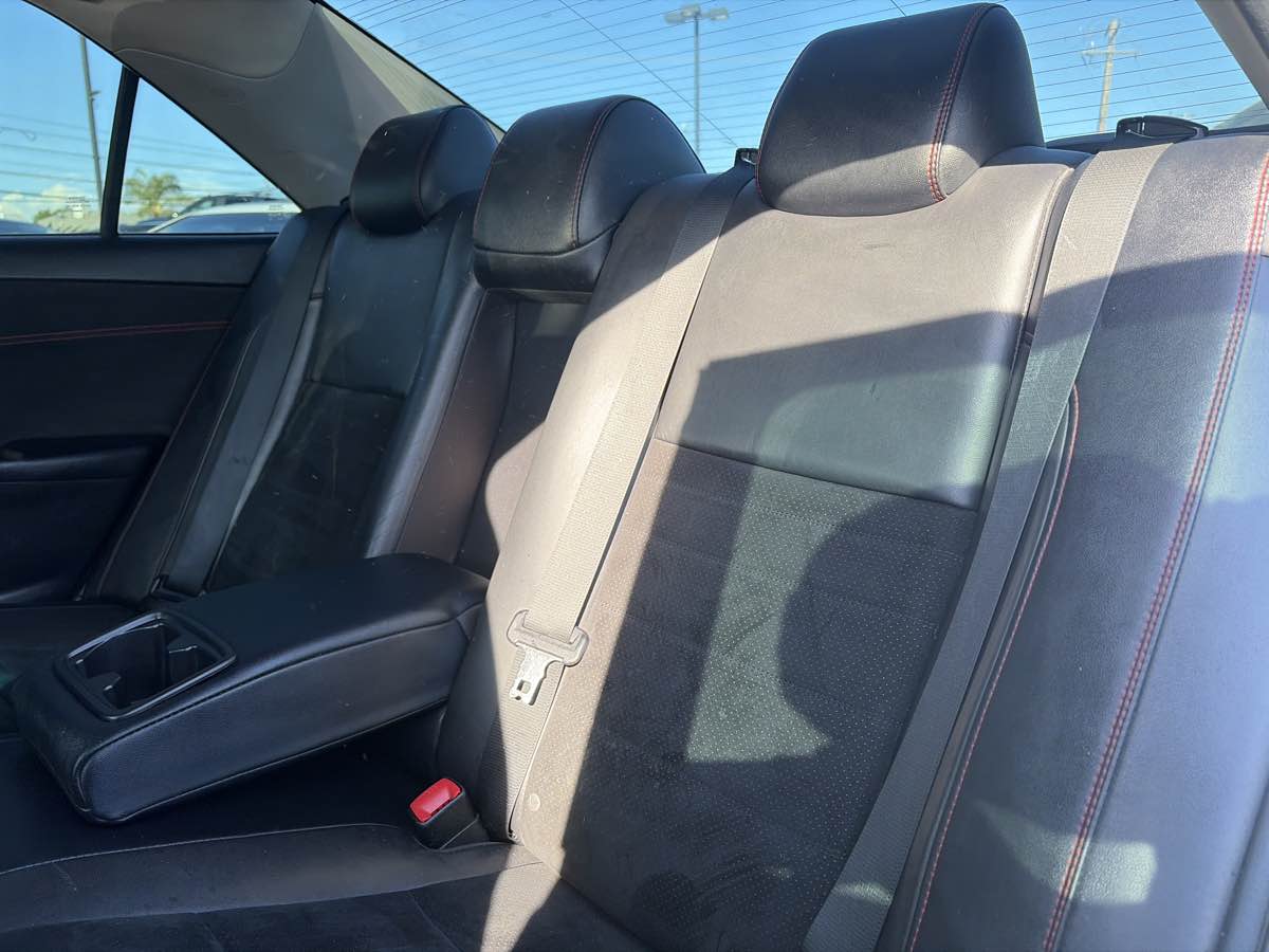 Toyota Camry photo 12