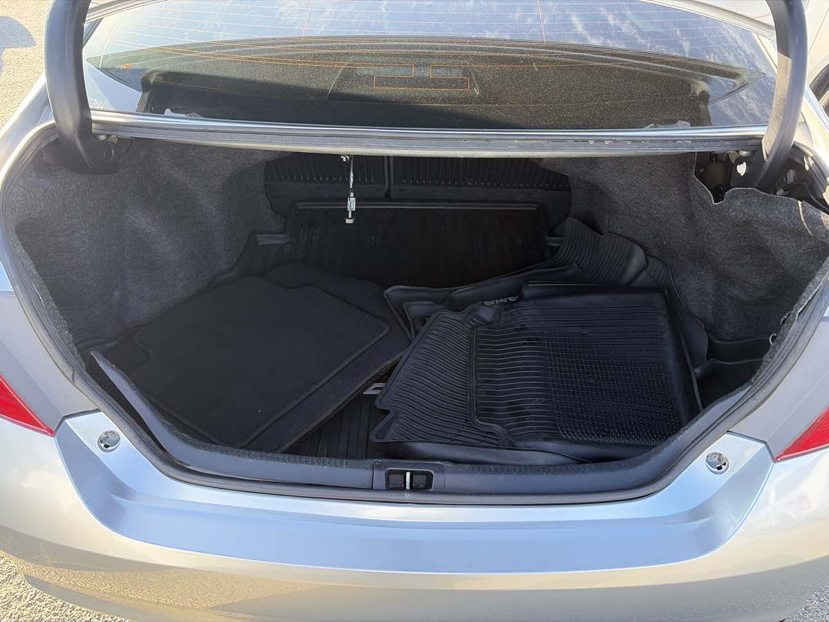 Toyota Camry photo 16