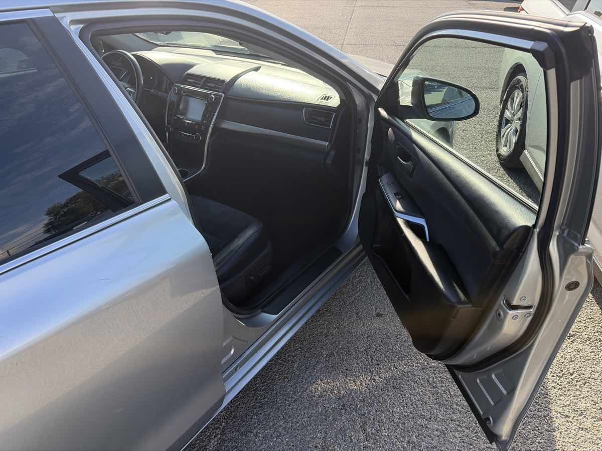 Toyota Camry photo 25