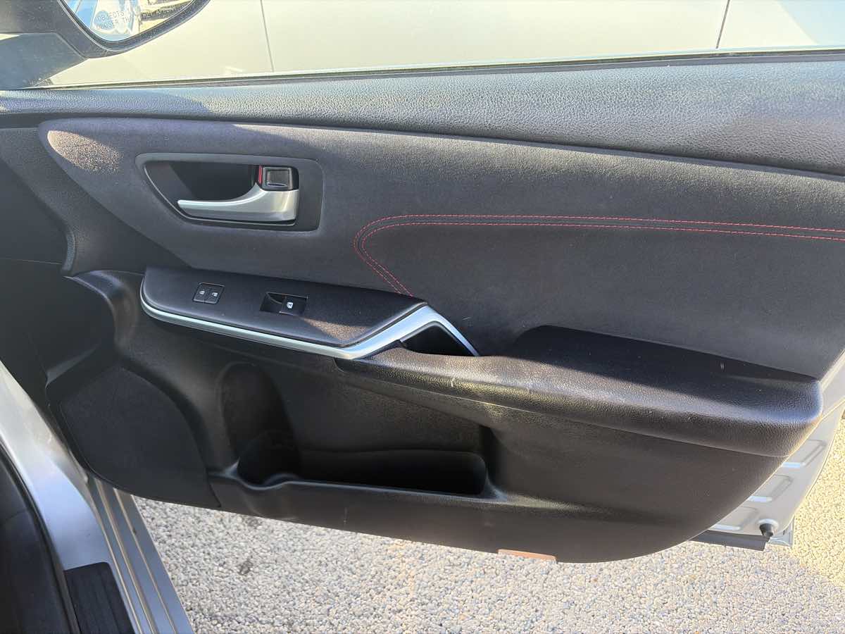 Toyota Camry photo 26