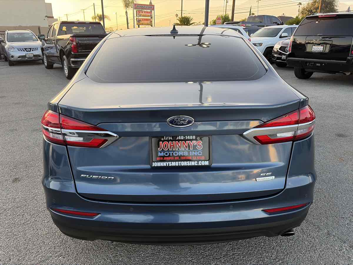 Ford Fusion photo 3