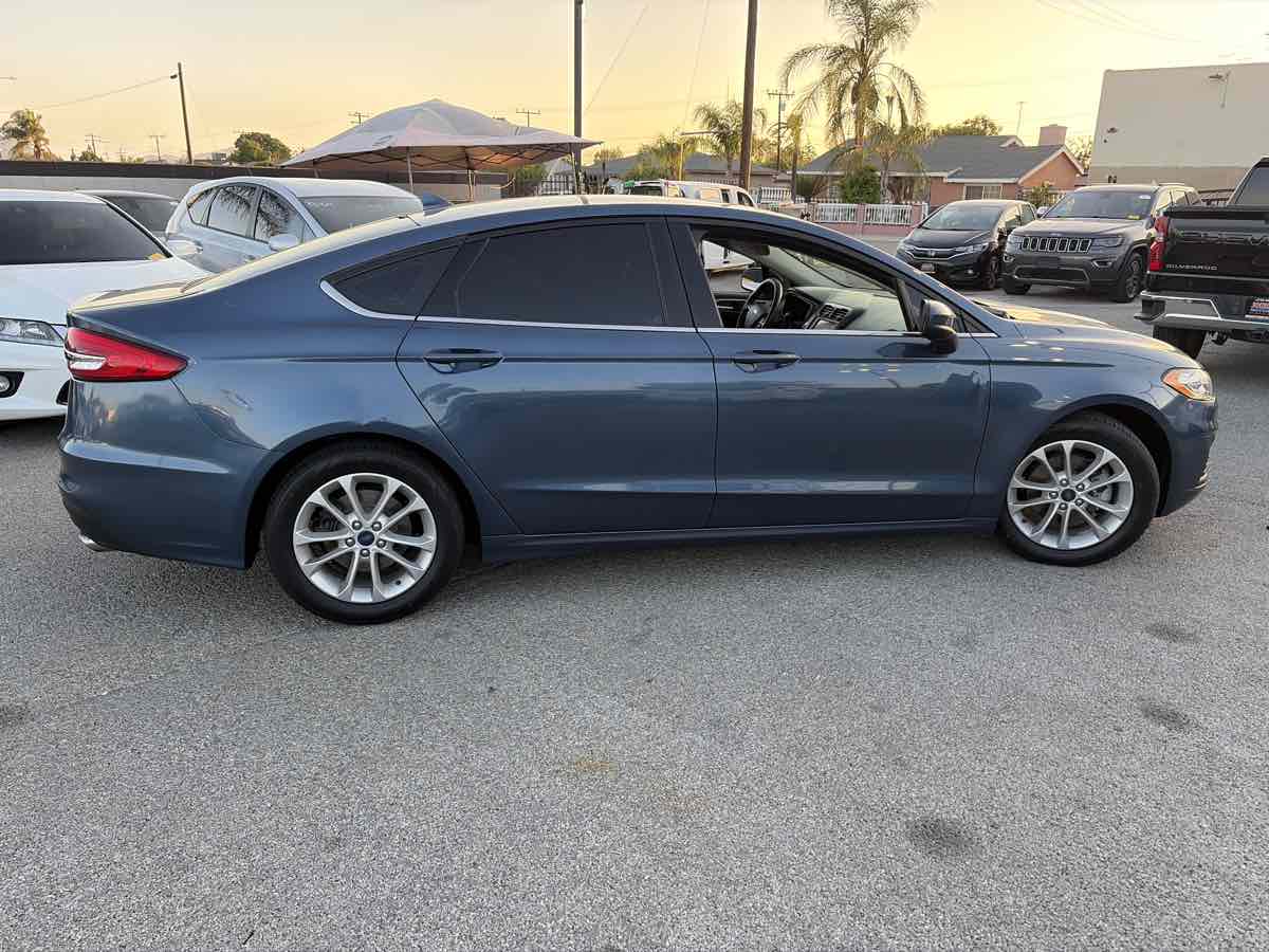 Ford Fusion photo 4