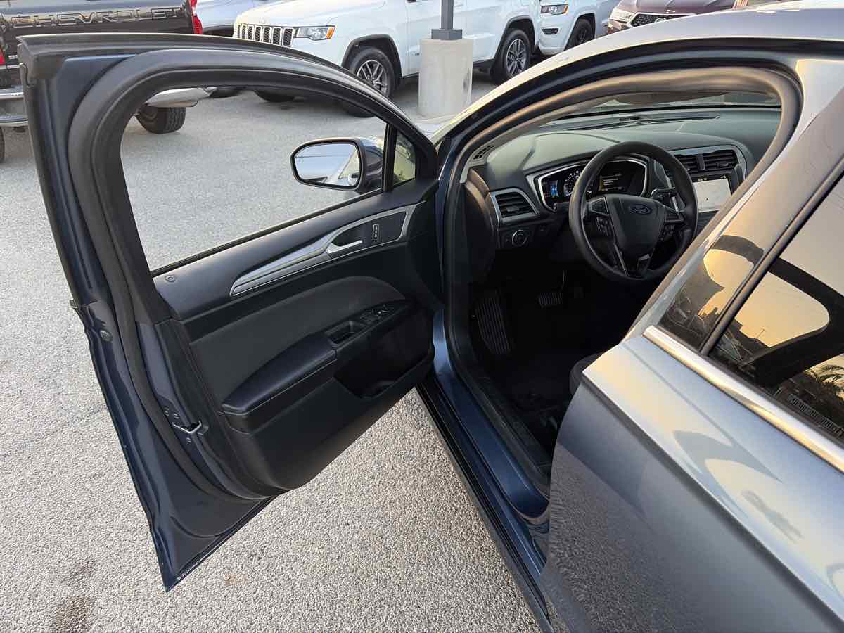 Ford Fusion photo 6