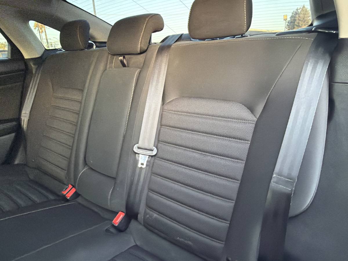 Ford Fusion photo 13