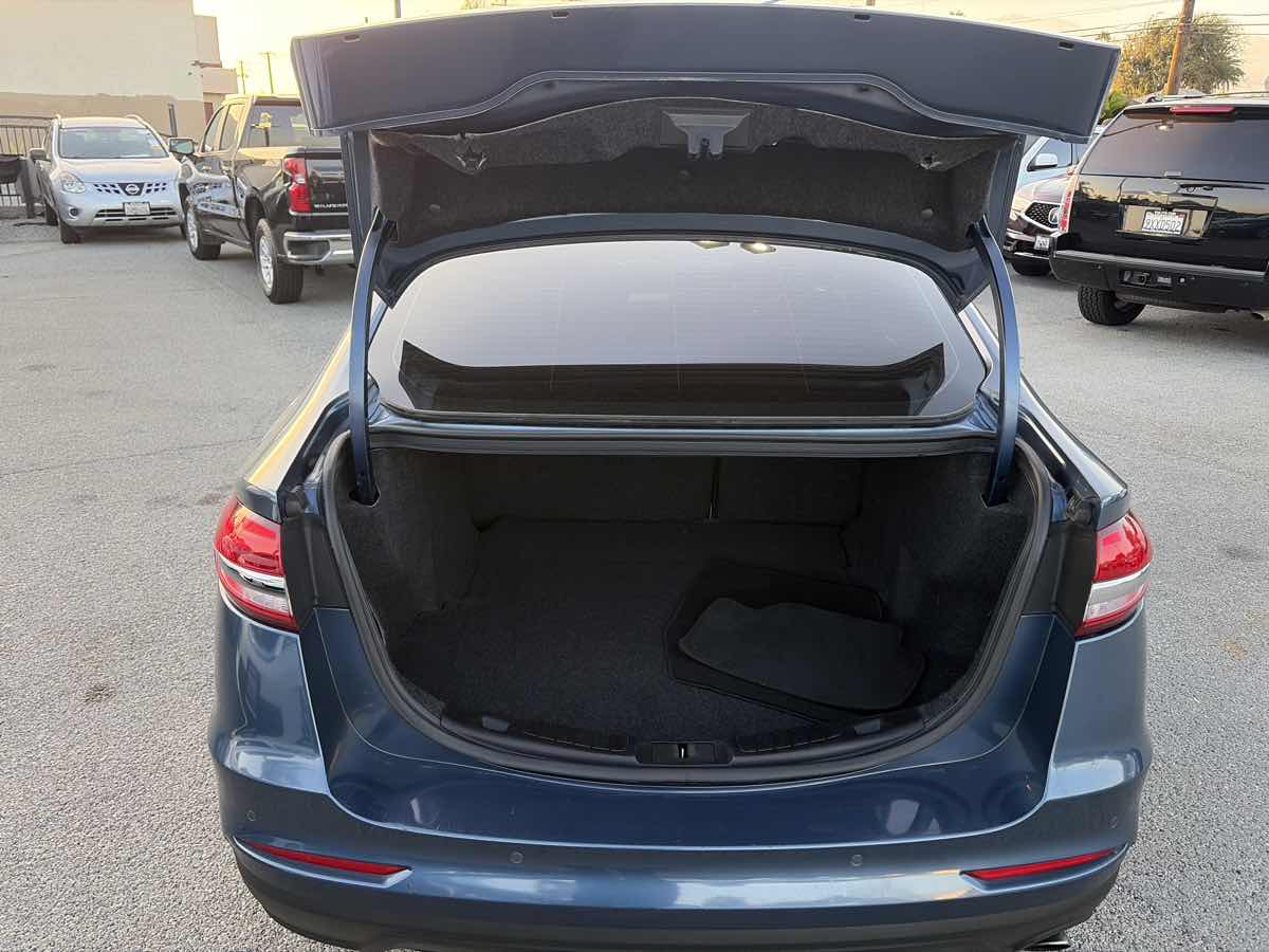 Ford Fusion photo 16