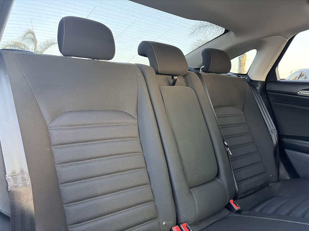 Ford Fusion photo 21
