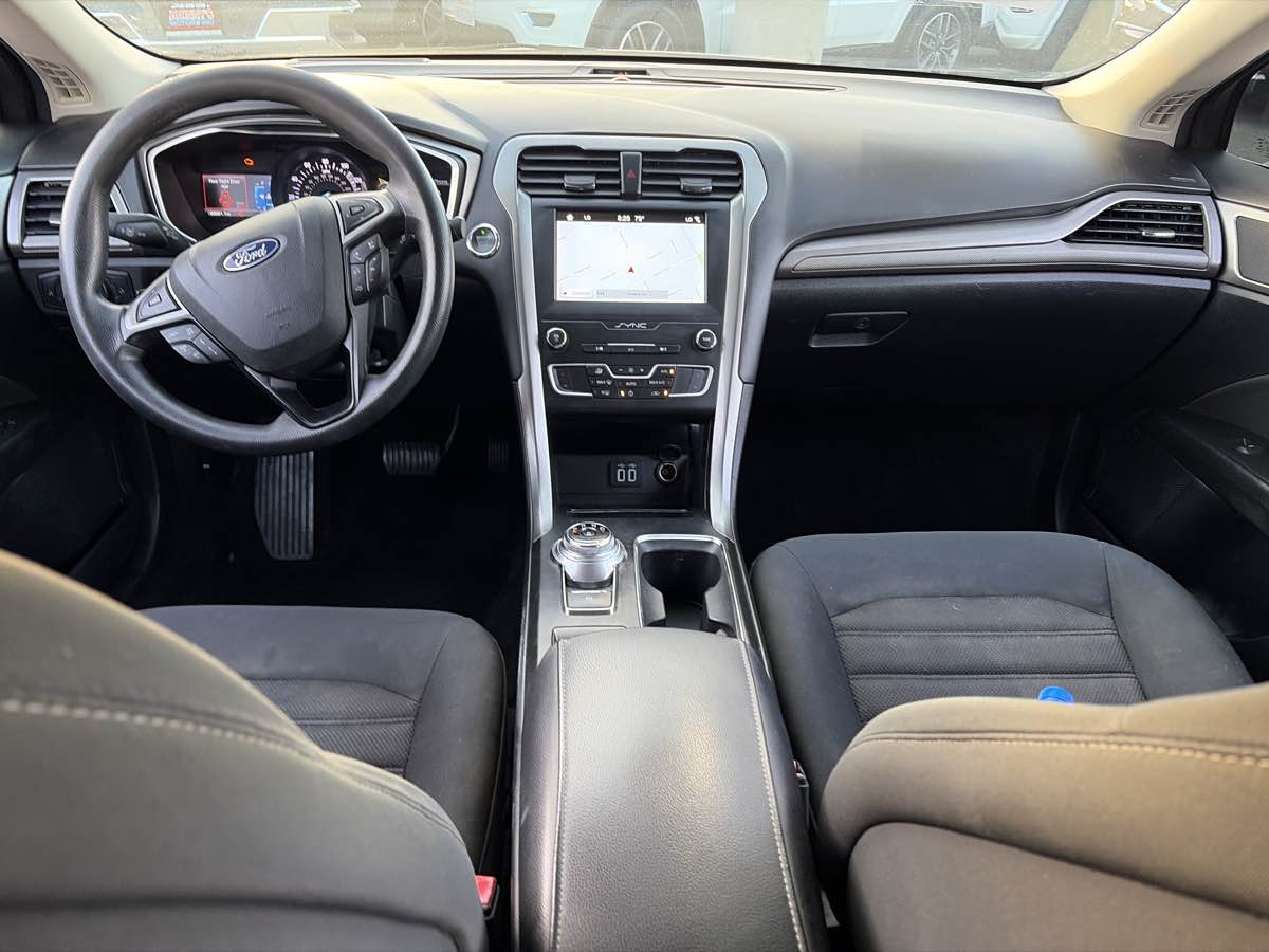 Ford Fusion photo 23