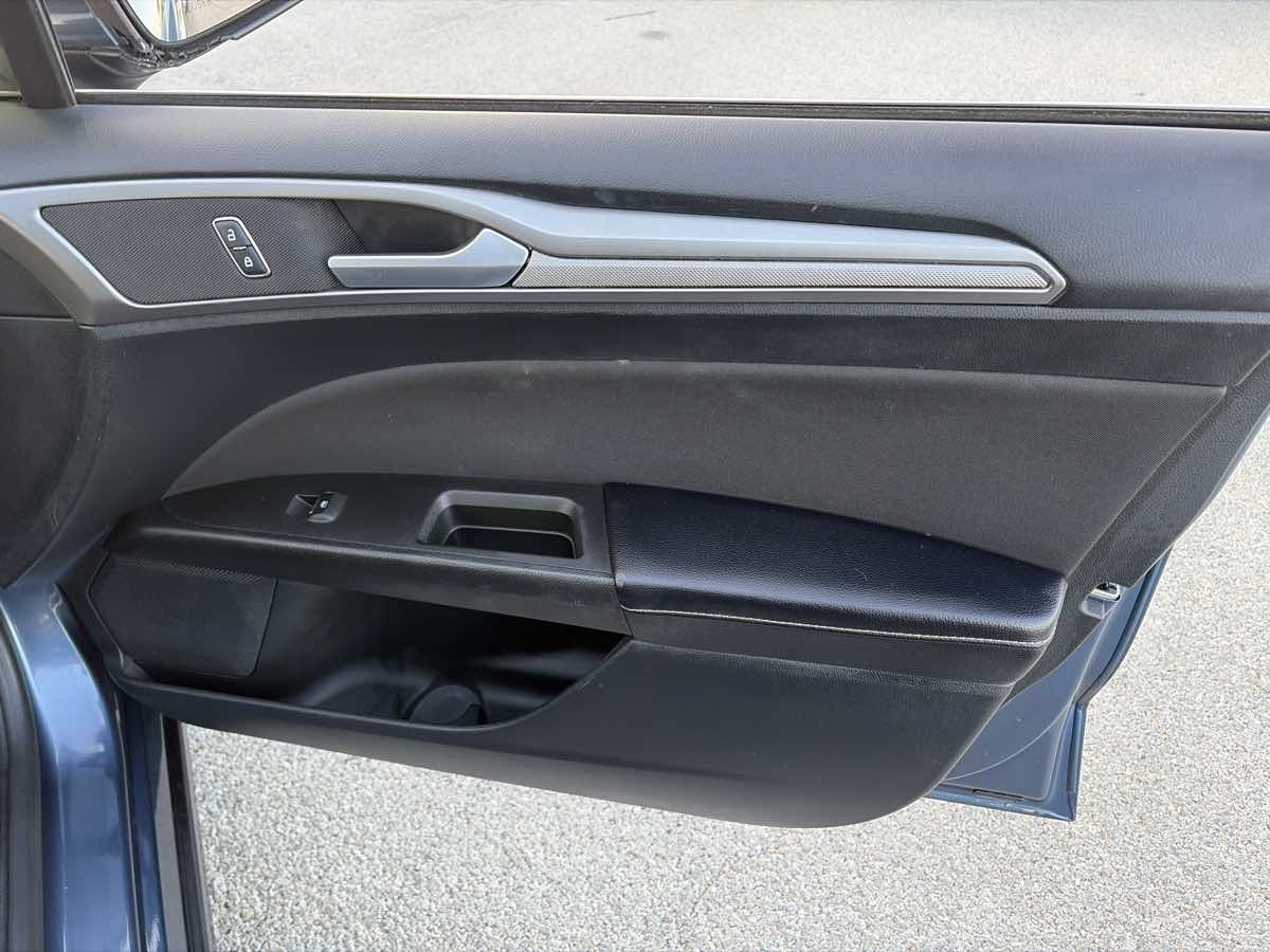 Ford Fusion photo 25