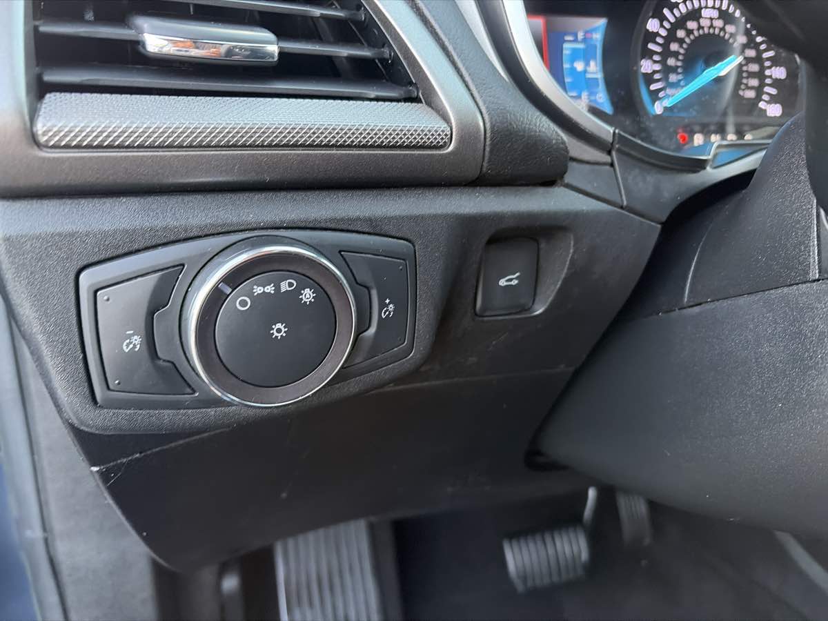 Ford Fusion photo 35