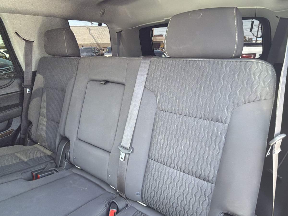 Chevrolet Tahoe photo 11