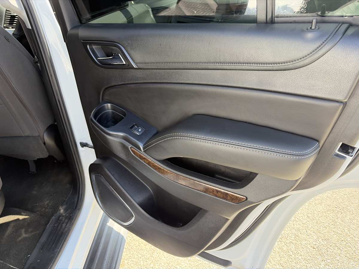 Chevrolet Tahoe photo 20