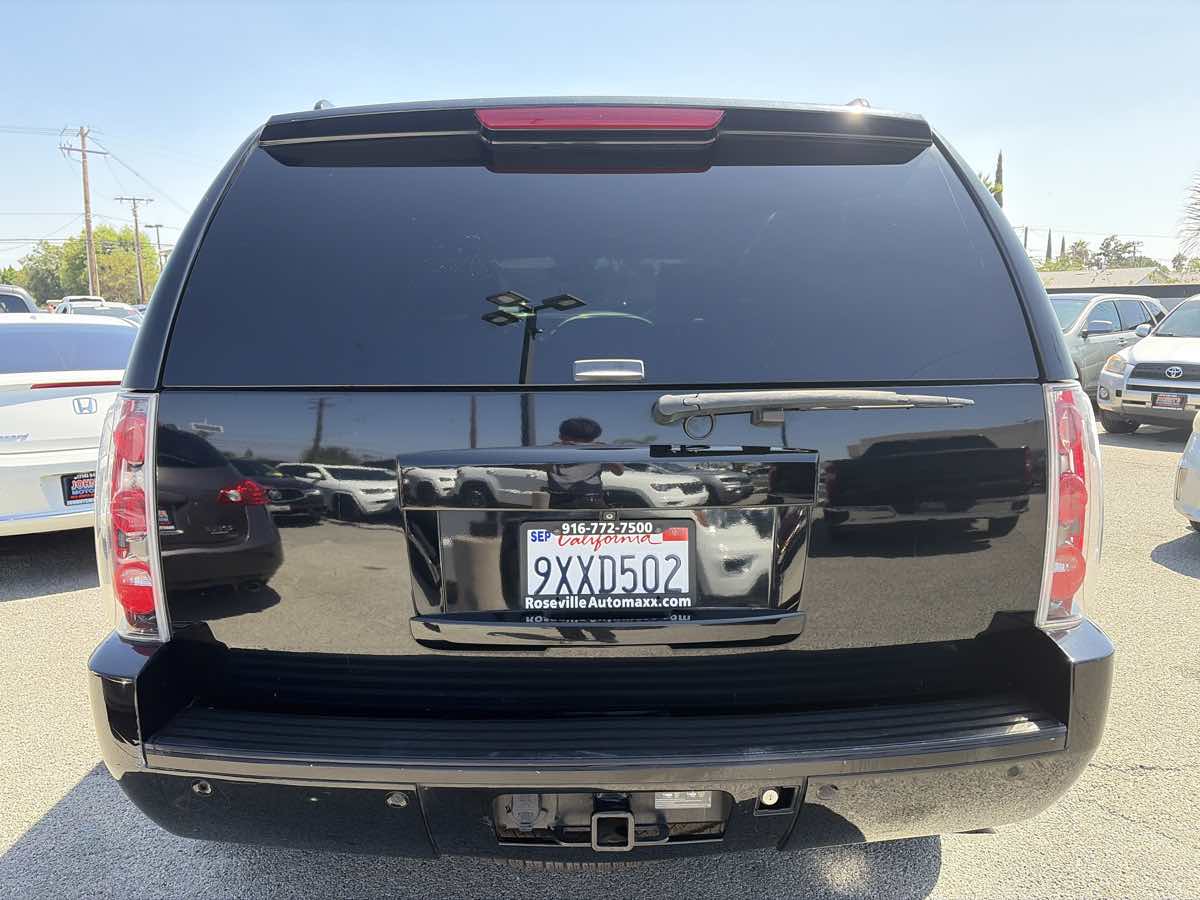 GMC Yukon photo 3