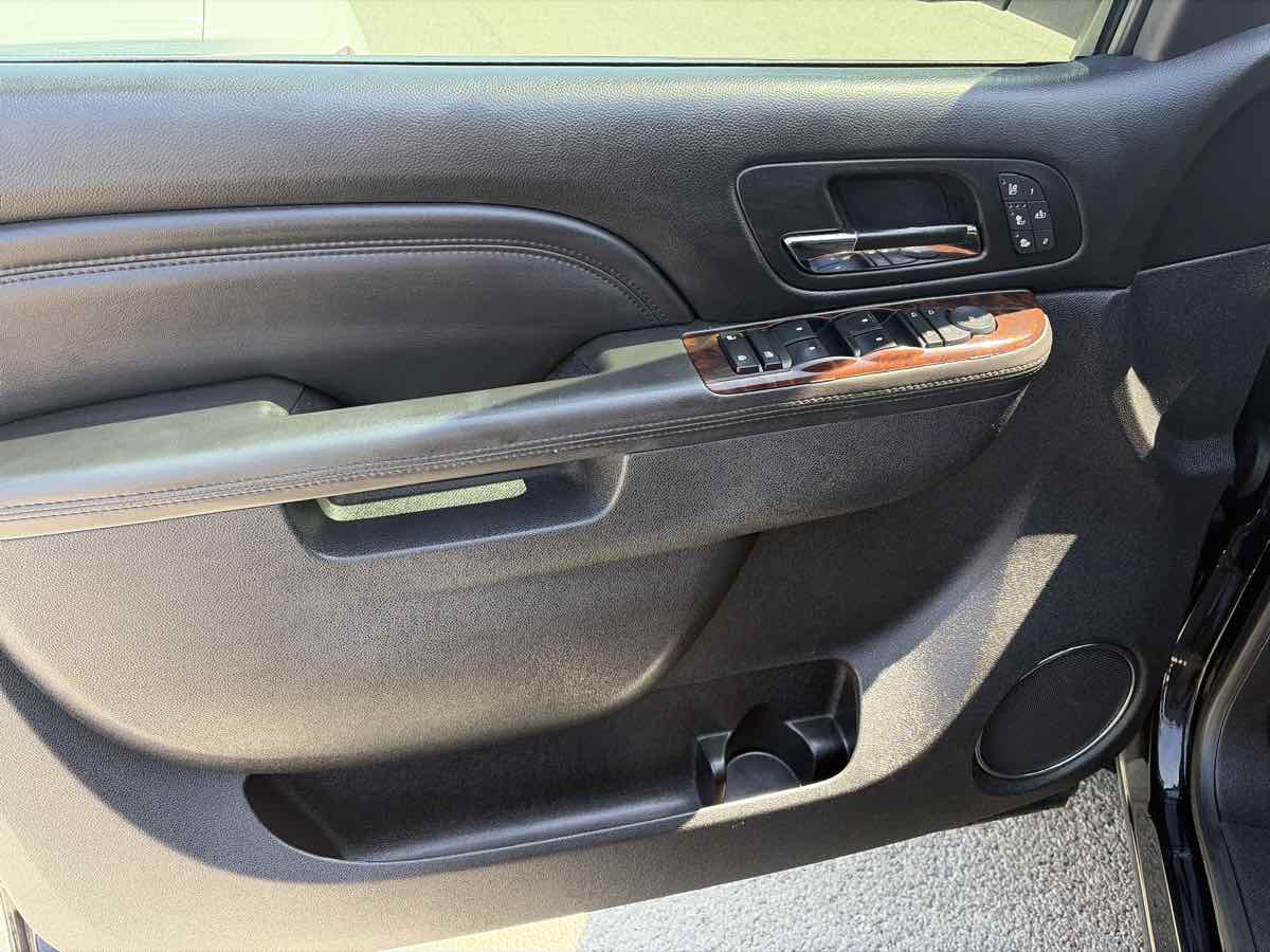 GMC Yukon photo 7