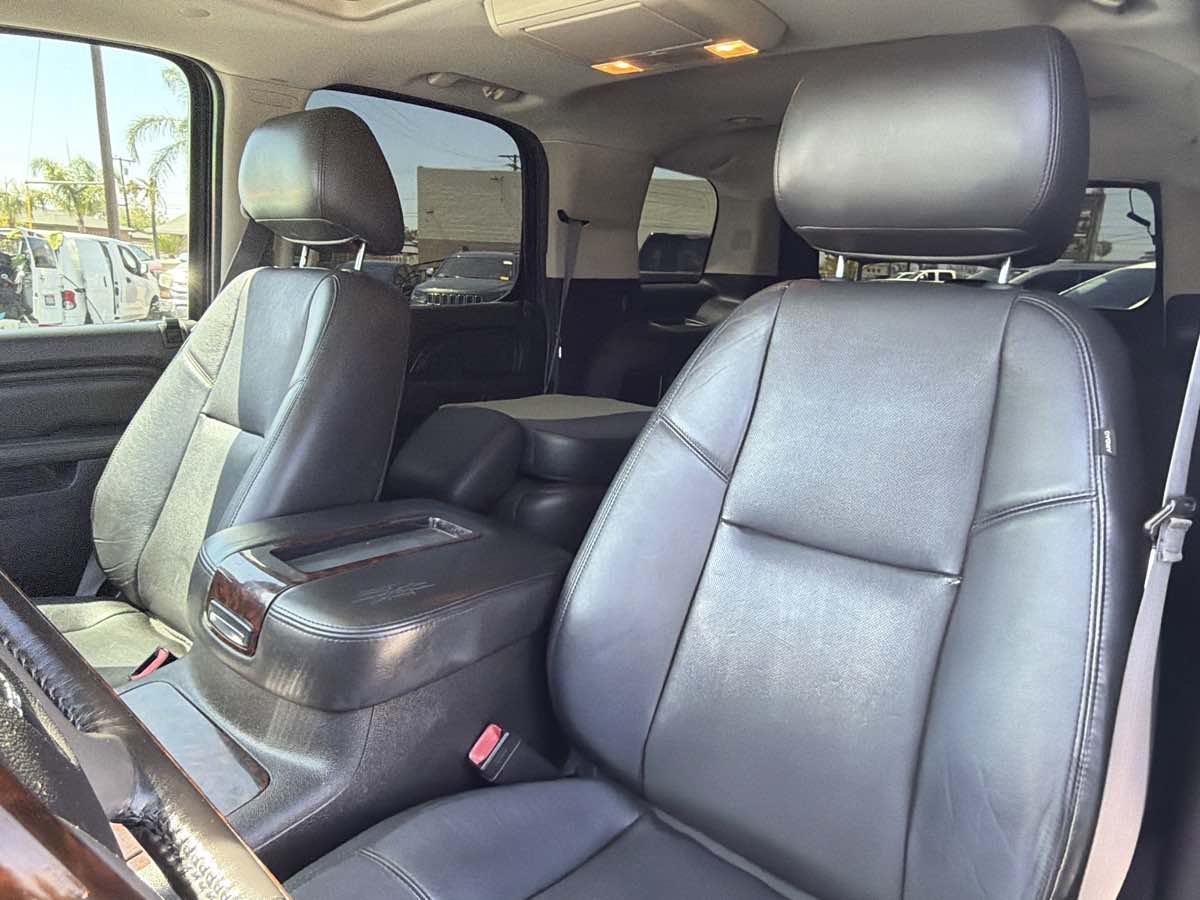 GMC Yukon photo 8