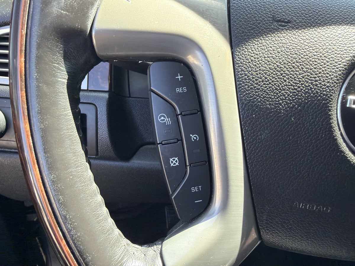 GMC Yukon photo 38