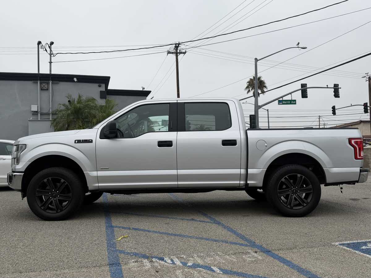 Ford F-150 photo 2