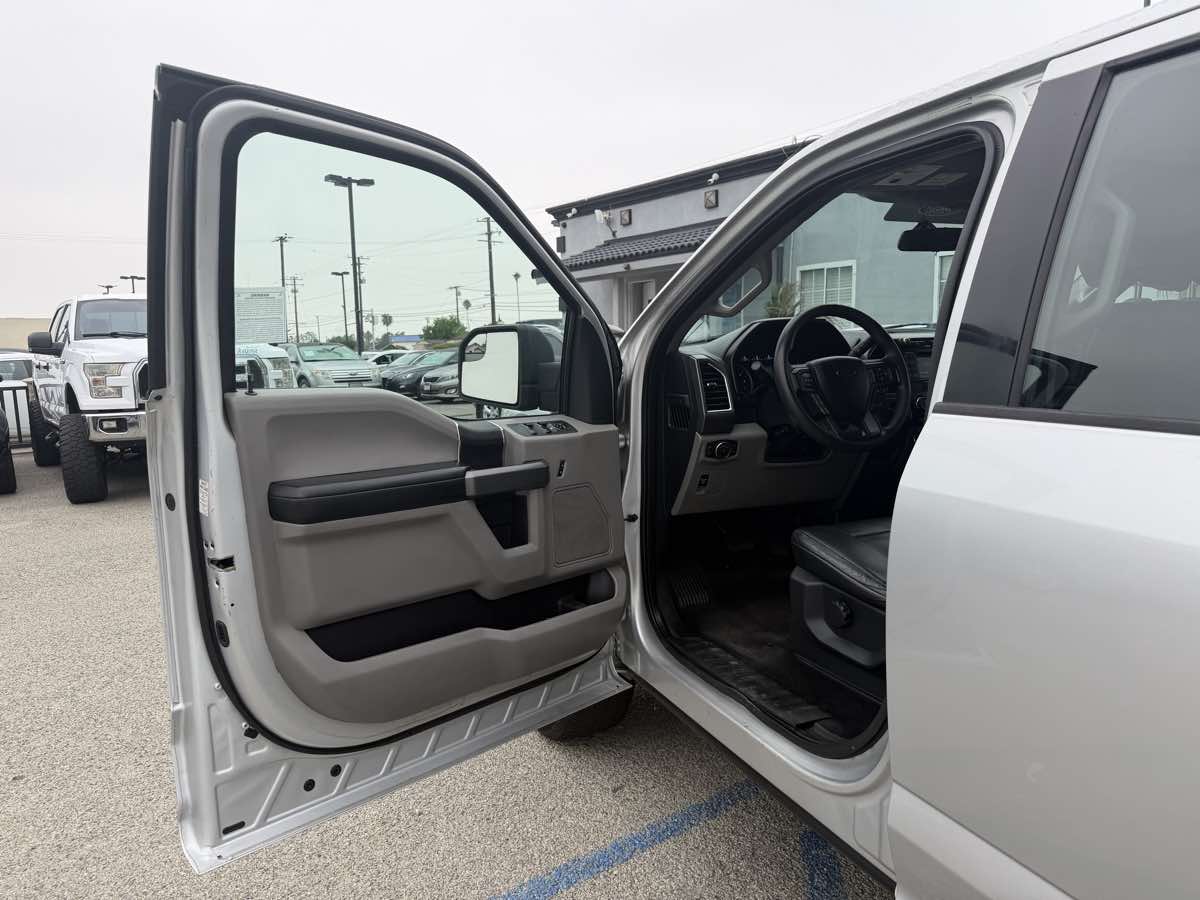 Ford F-150 photo 9