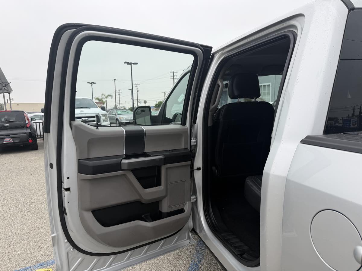 Ford F-150 photo 17
