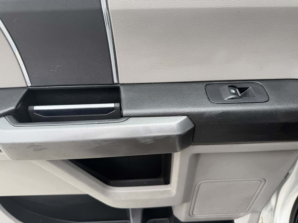 Ford F-150 photo 19