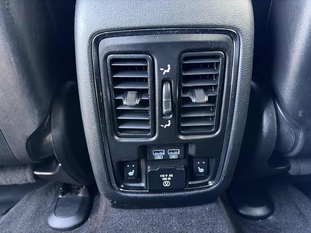 Jeep Grand Cherokee photo 18