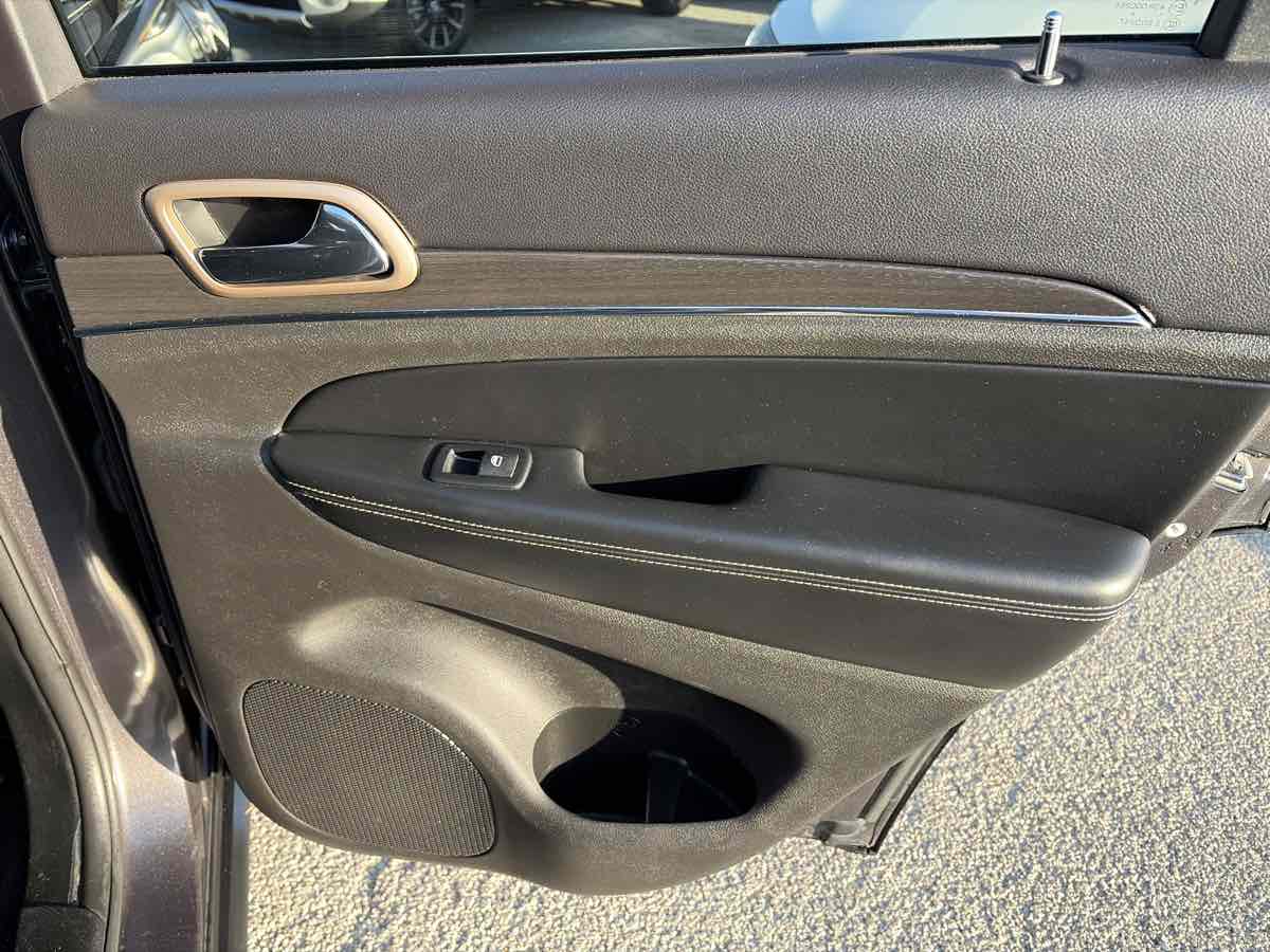 Jeep Grand Cherokee photo 24