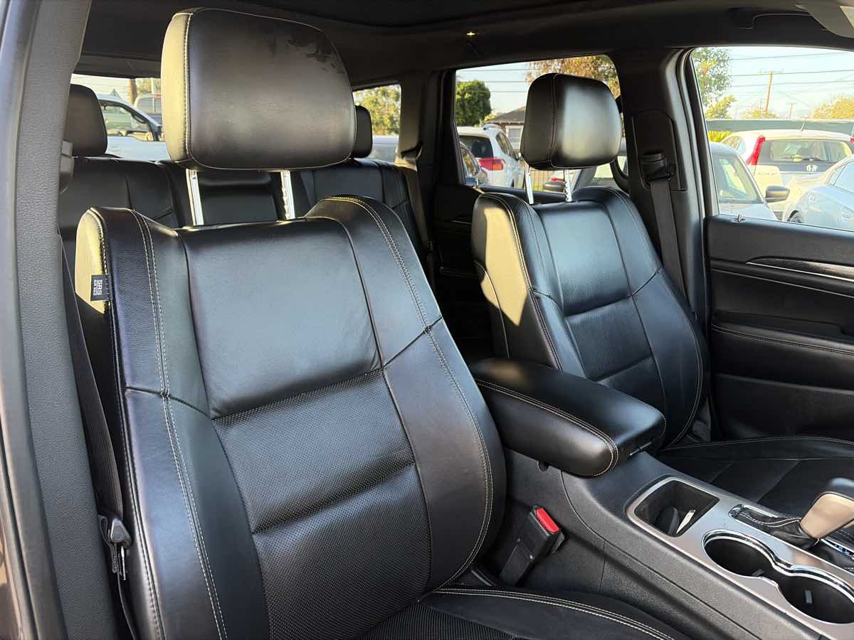 Jeep Grand Cherokee photo 30