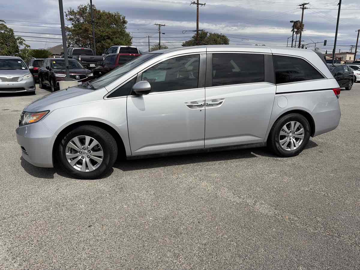Honda Odyssey photo 2