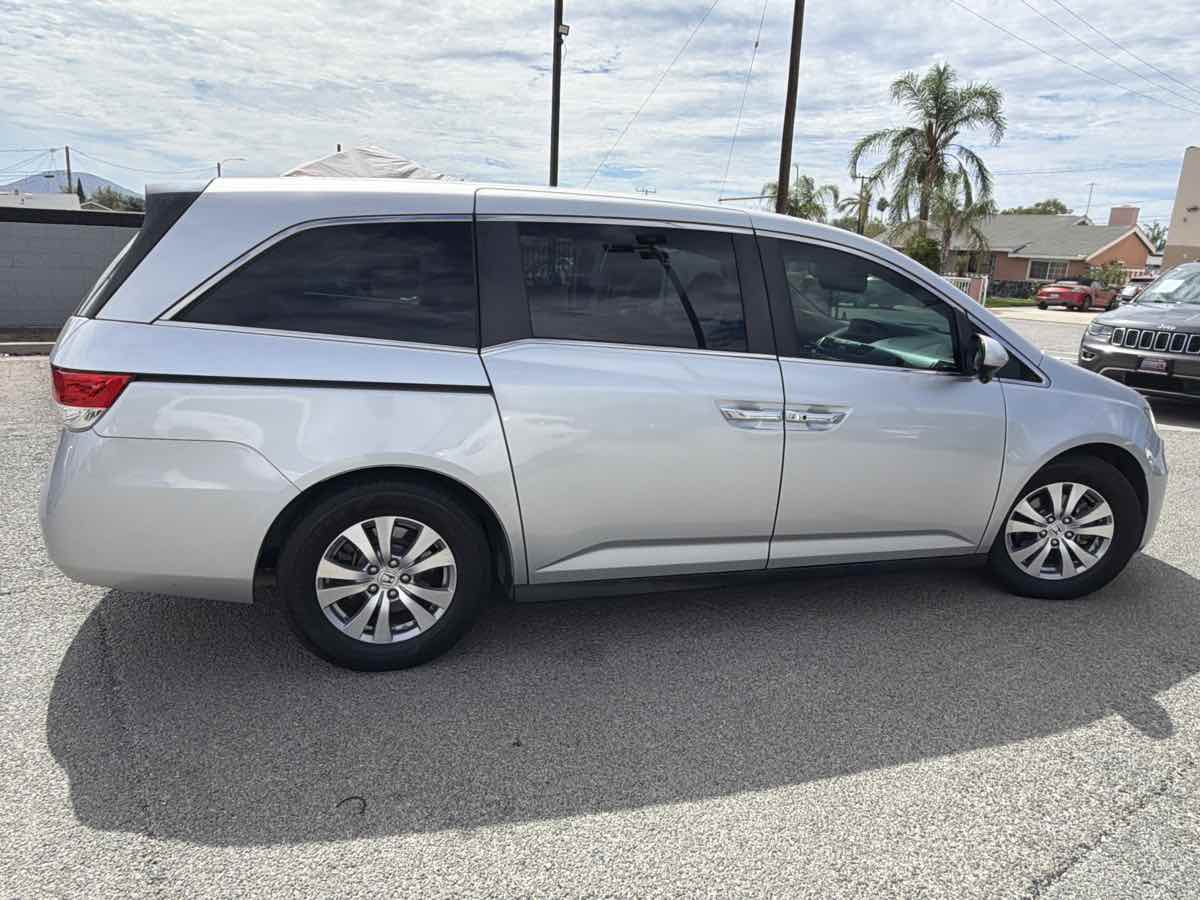 Honda Odyssey photo 4