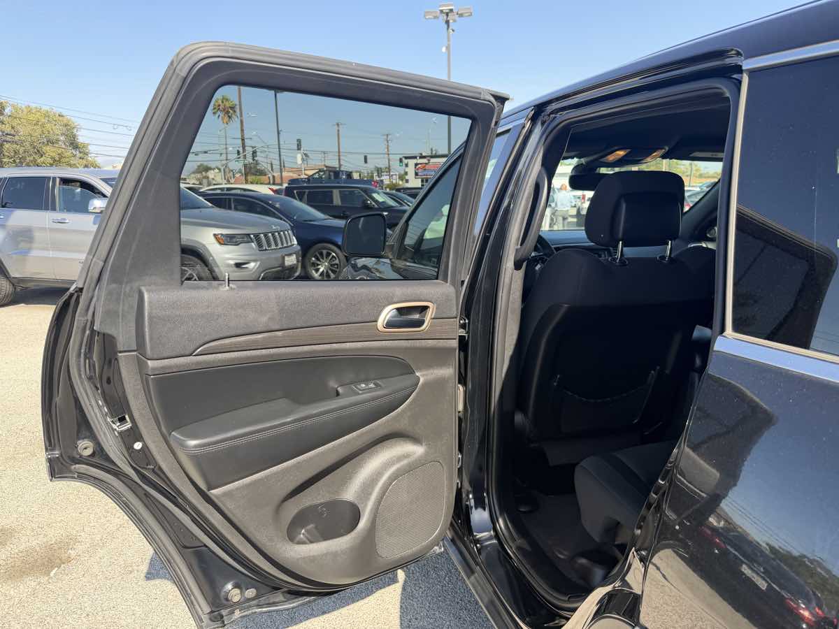 Jeep Grand Cherokee photo 14
