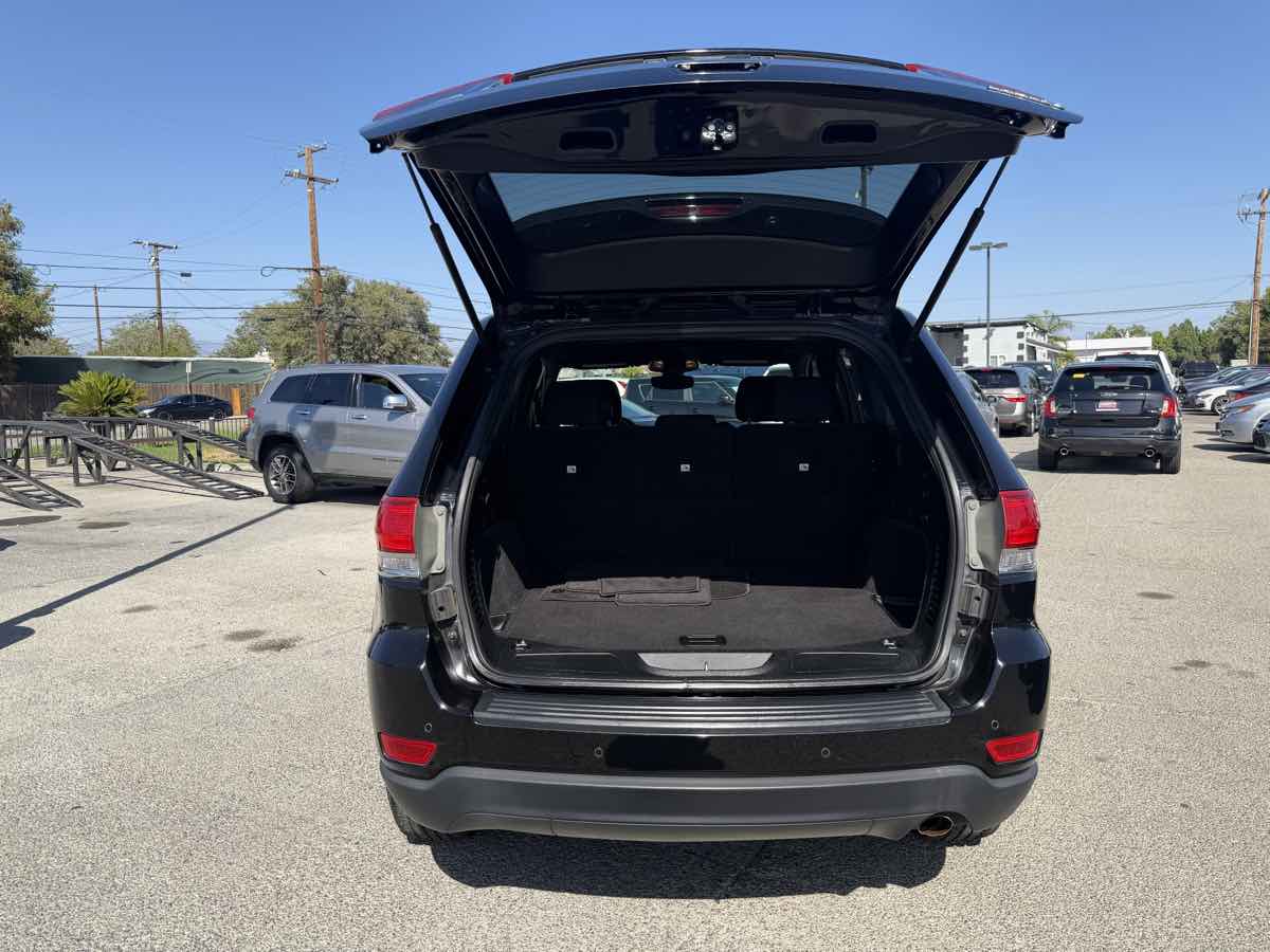 Jeep Grand Cherokee photo 24