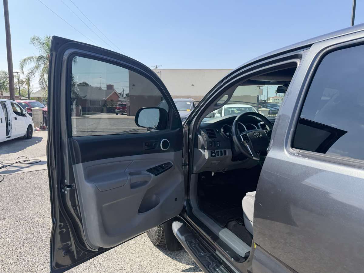 Toyota Tacoma photo 7