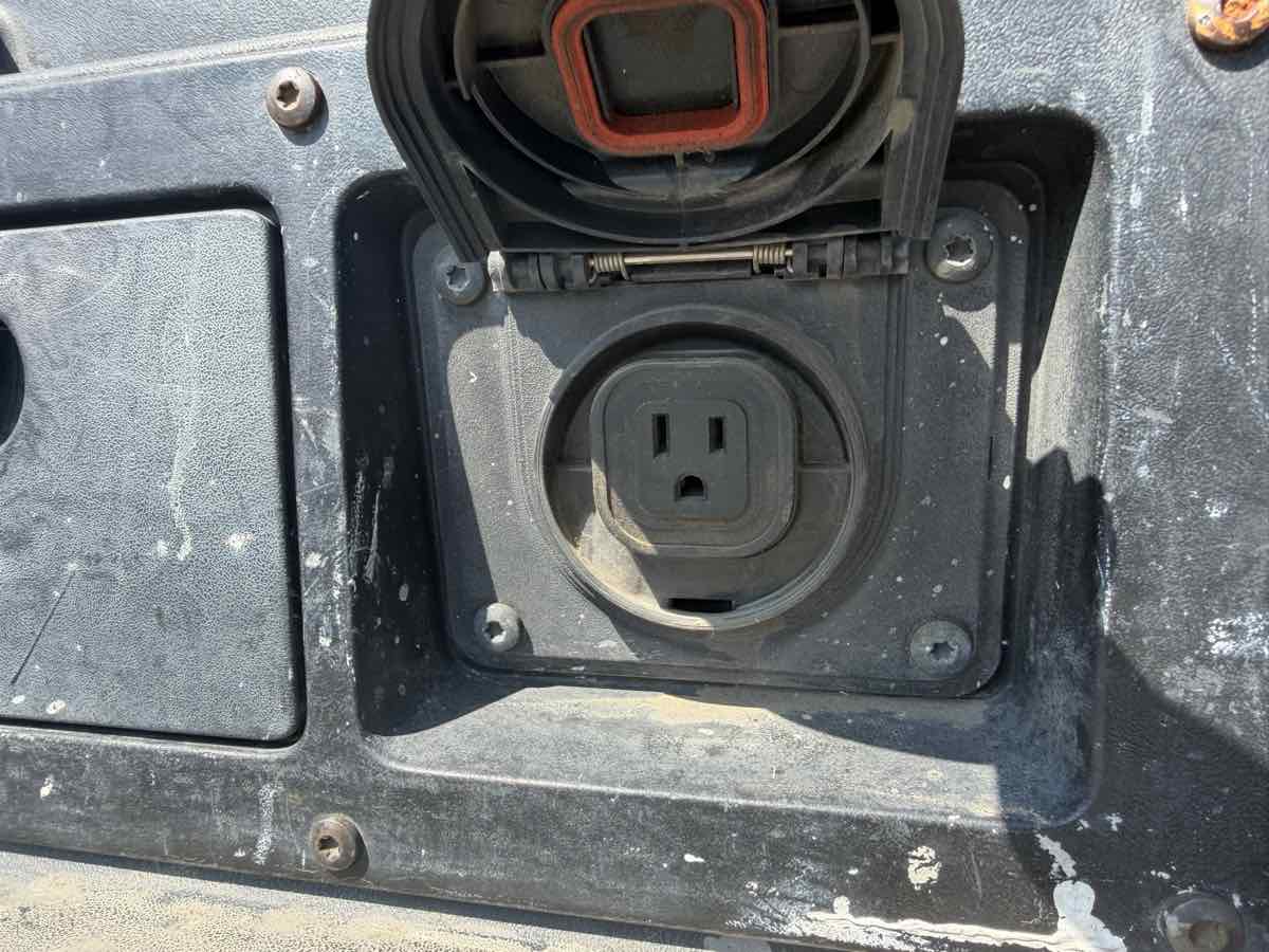 Toyota Tacoma photo 27
