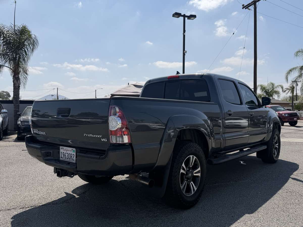 Toyota Tacoma photo 30