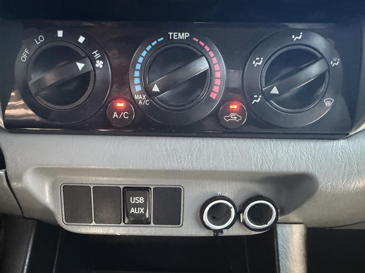 Toyota Tacoma photo 64