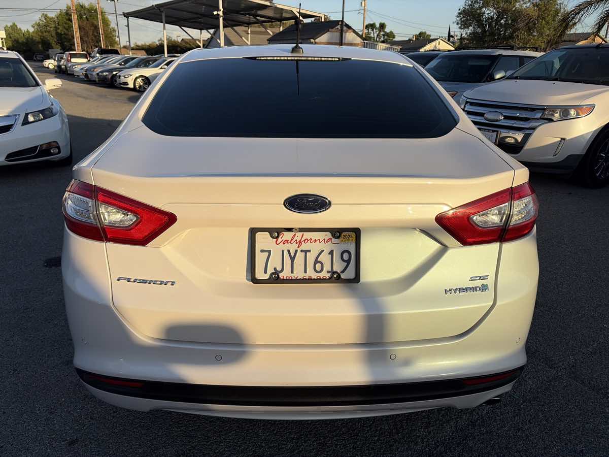 Ford Fusion photo 3