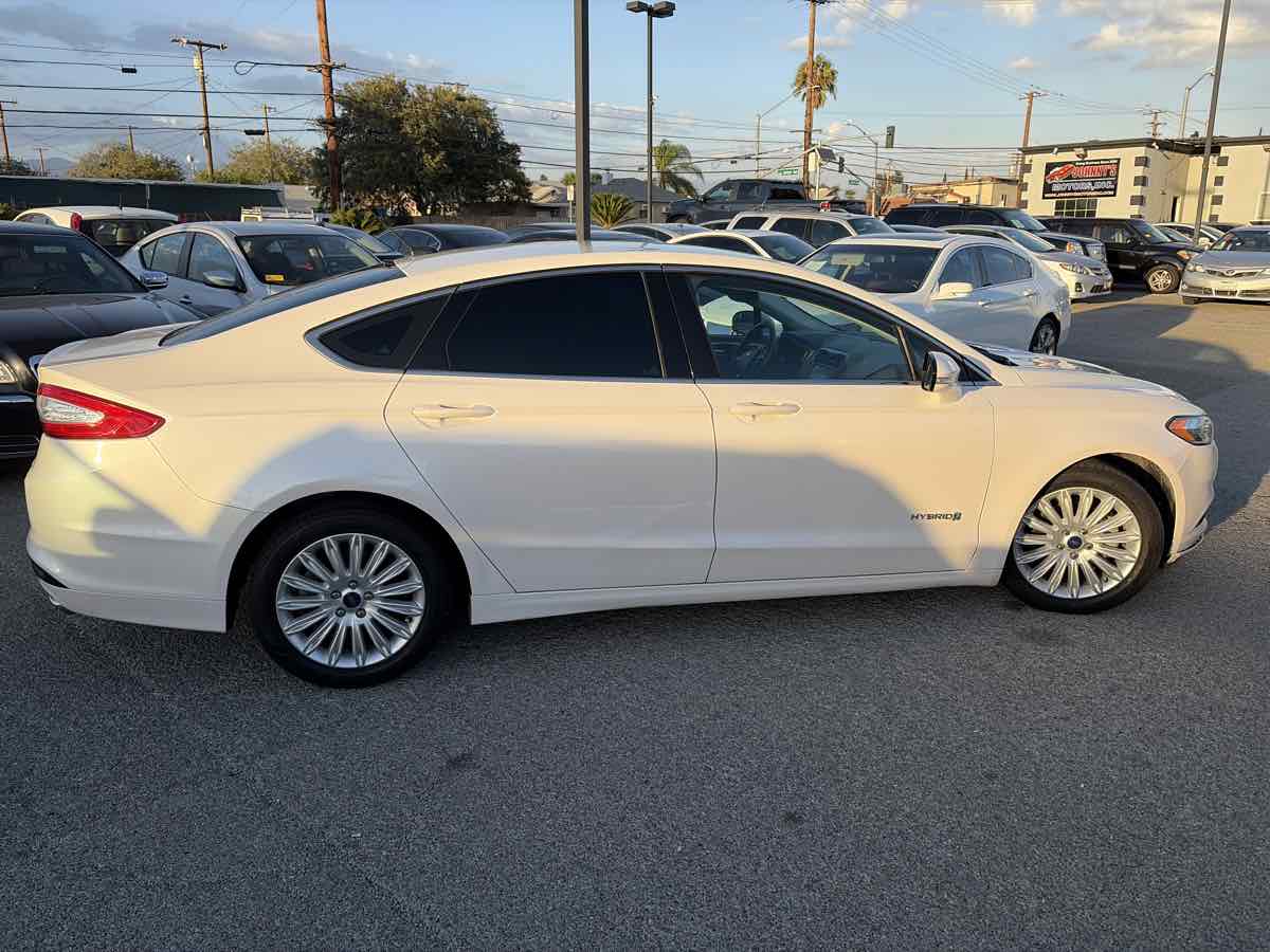 Ford Fusion photo 4