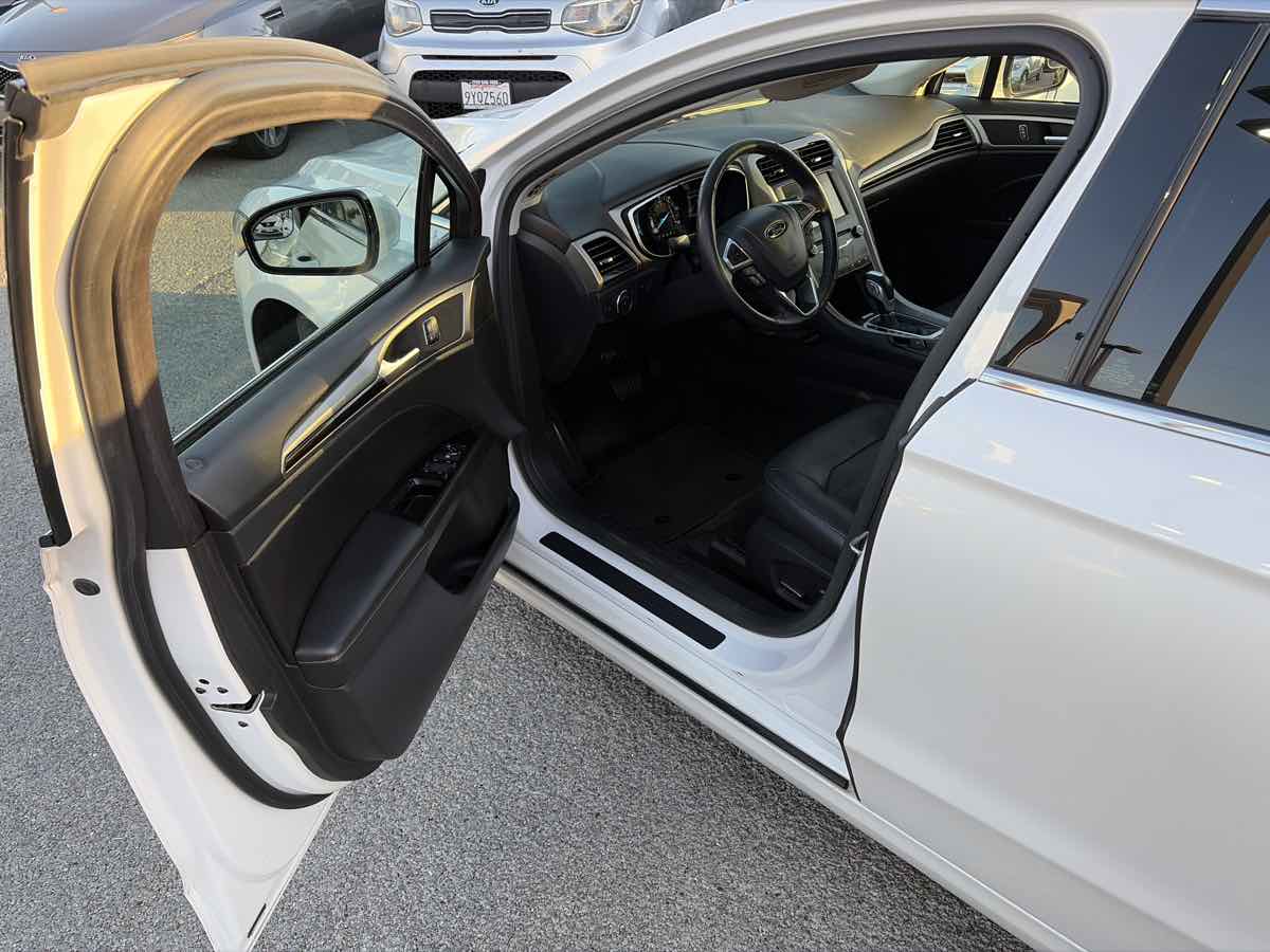 Ford Fusion photo 6