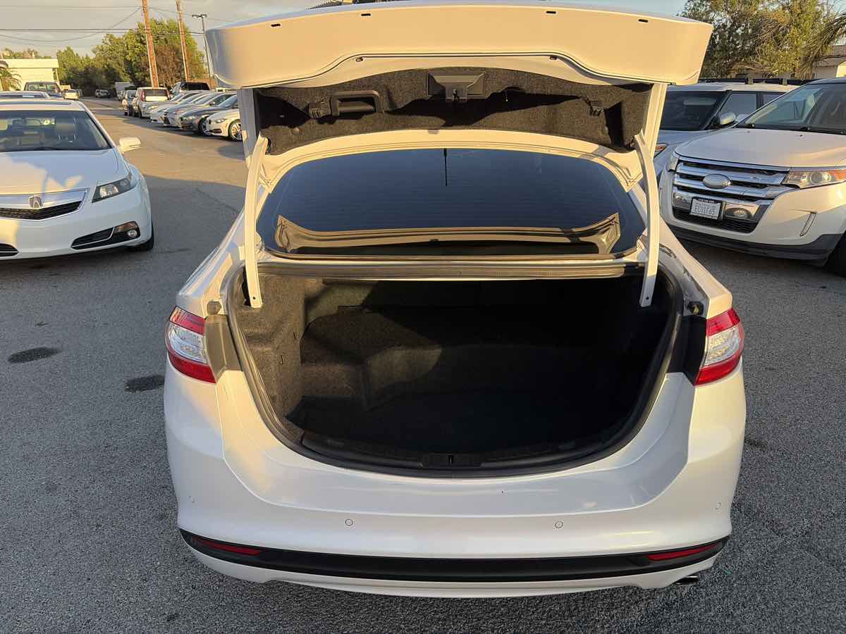 Ford Fusion photo 17