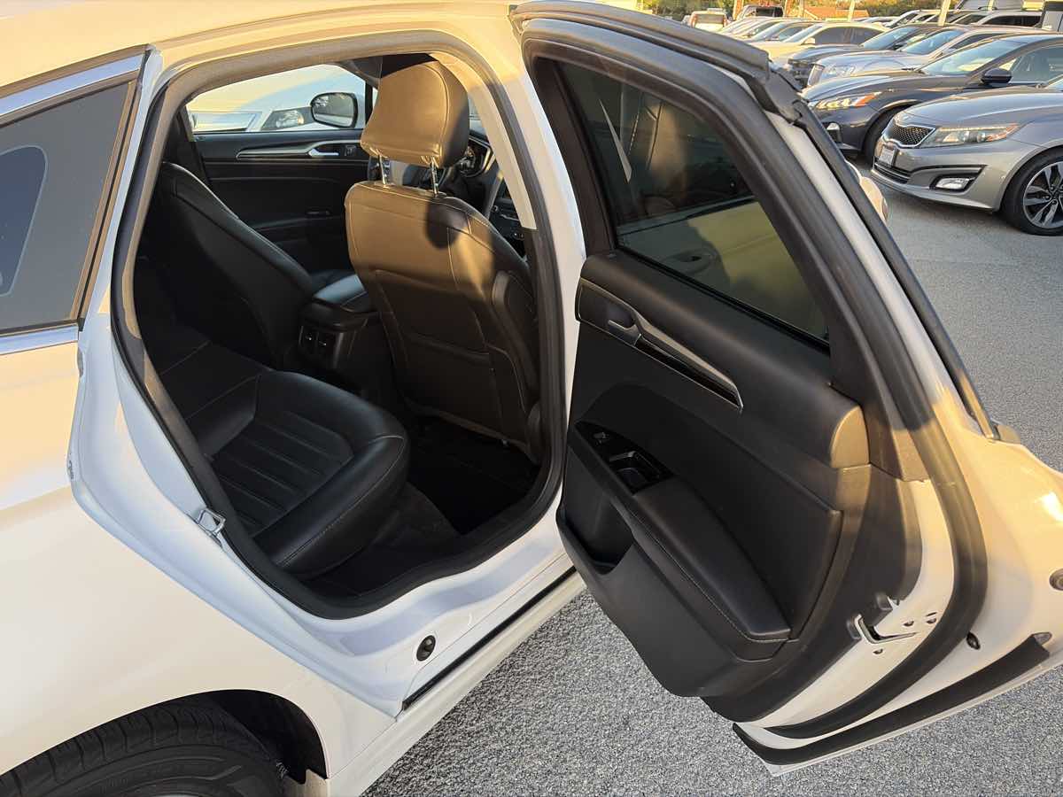 Ford Fusion photo 20