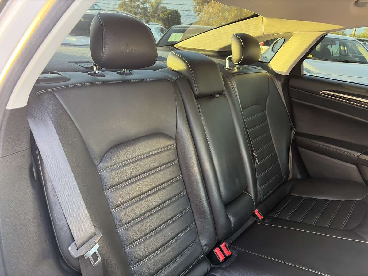 Ford Fusion photo 22