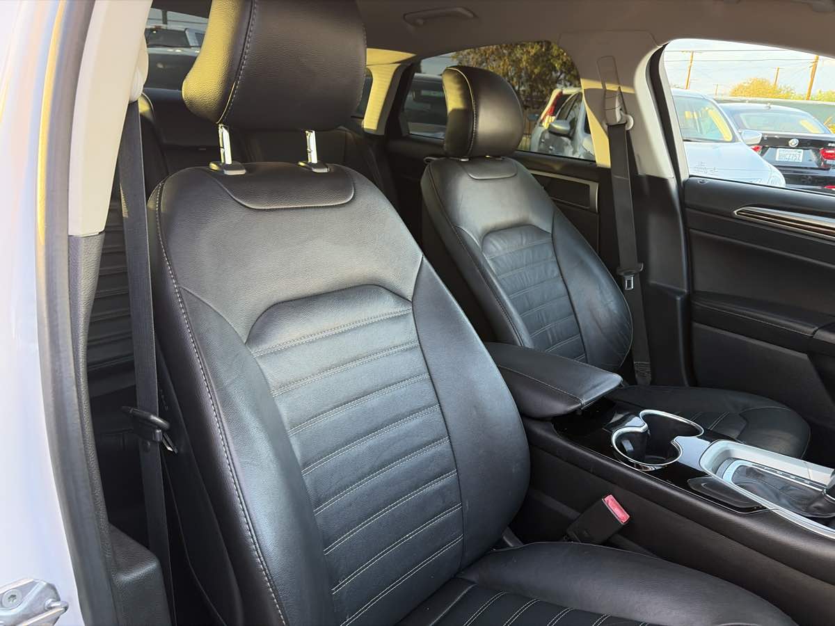 Ford Fusion photo 25