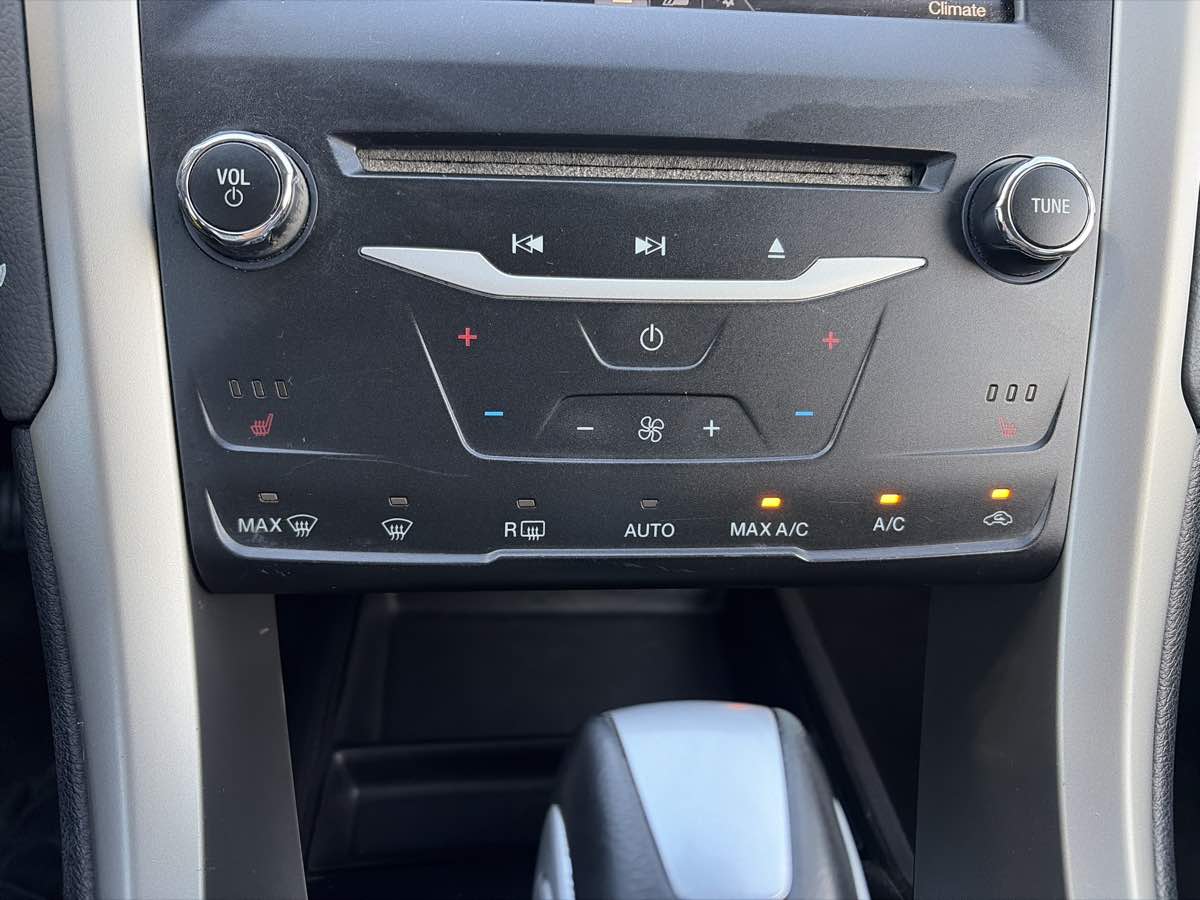 Ford Fusion photo 39