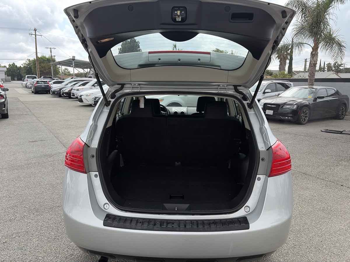 Nissan Rogue Select photo 15