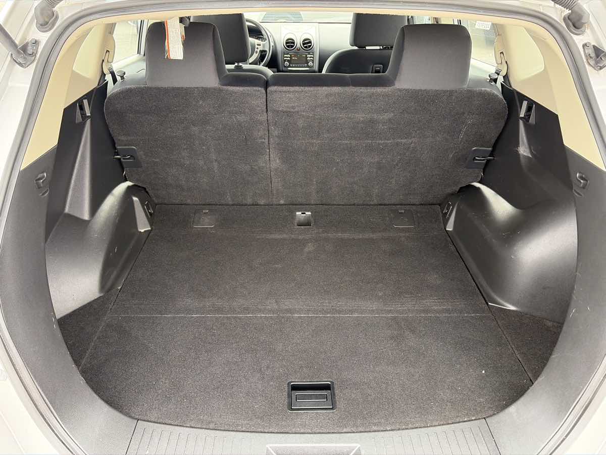 Nissan Rogue Select photo 16