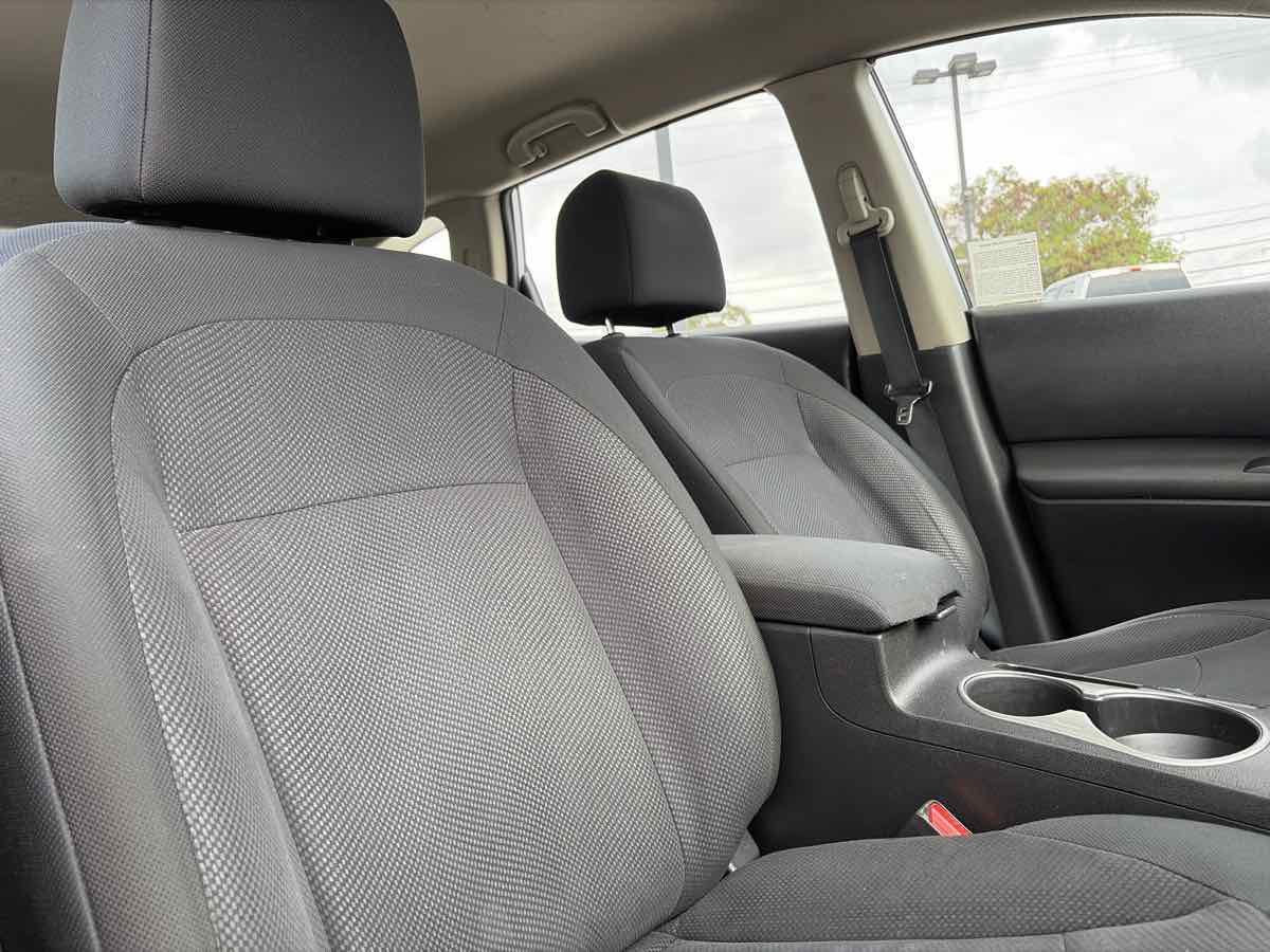 Nissan Rogue Select photo 23