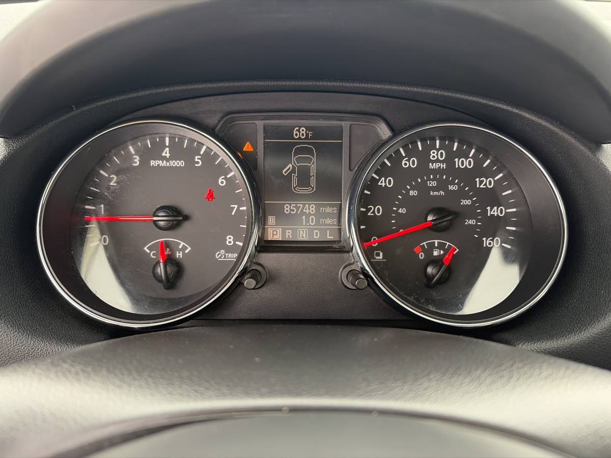 Nissan Rogue Select photo 30